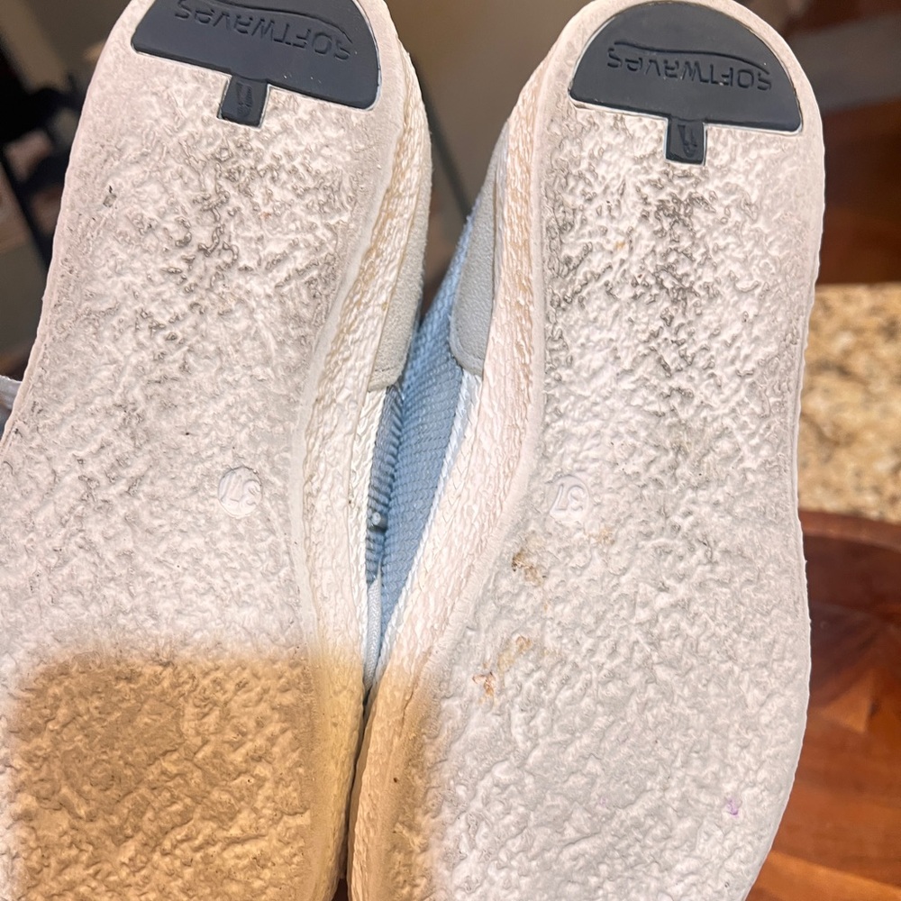 Softwaves Sneaker - image 7